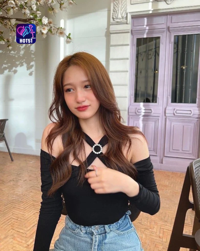 Hot51 Live APK Trending Streaming Chat Seru
